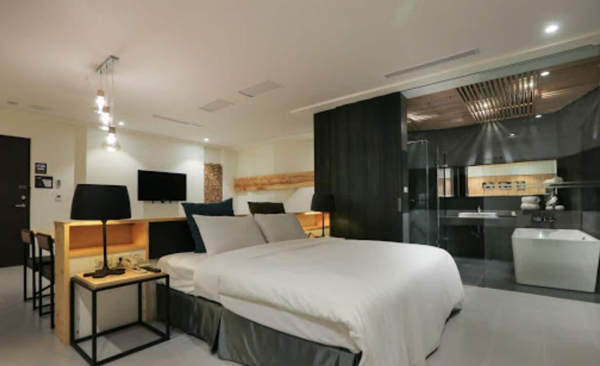 屏東外約安全旅館-六本木MOTEL (自由館)